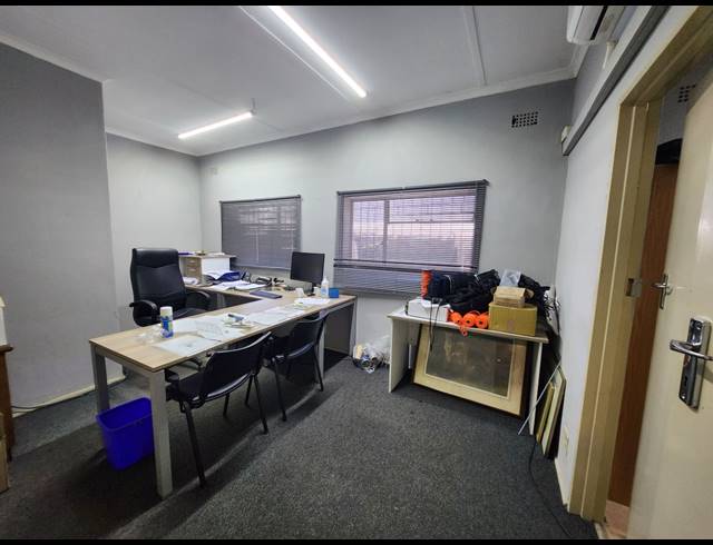 528M² WORKSHOP TO LET IN BEACONVALE